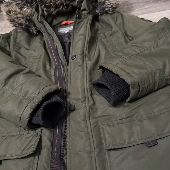 Michael Kors Big Boy Olive Green Puffer parka Coat with Faux Fur Hooded bib - Picture 4 of 12